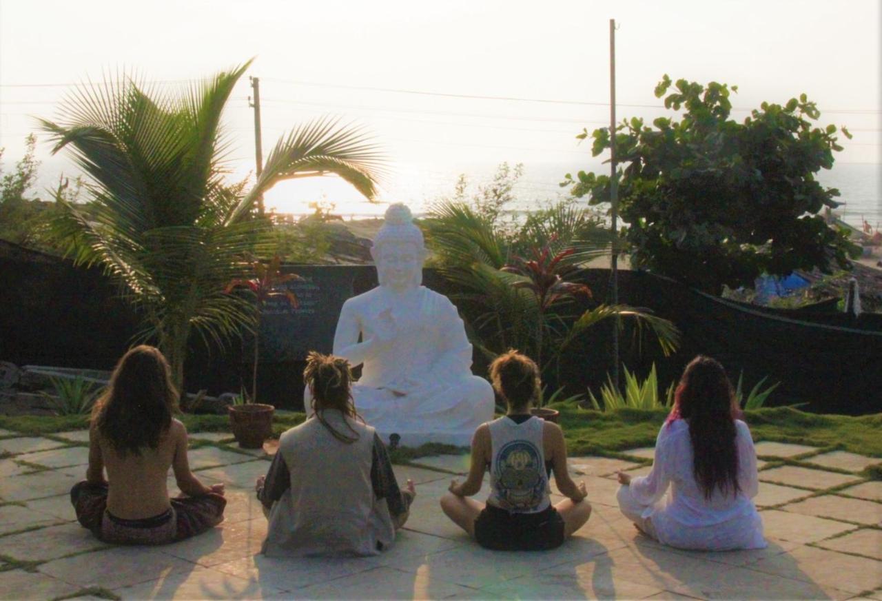 Lotus Sutra Hotel อารัมบล ภายนอก รูปภาพ