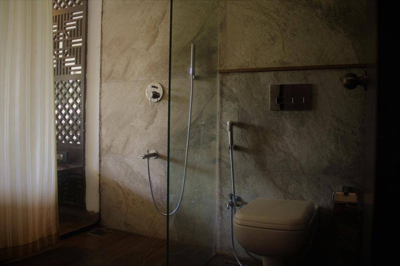 Lotus Sutra Hotel อารัมบล ภายนอก รูปภาพ